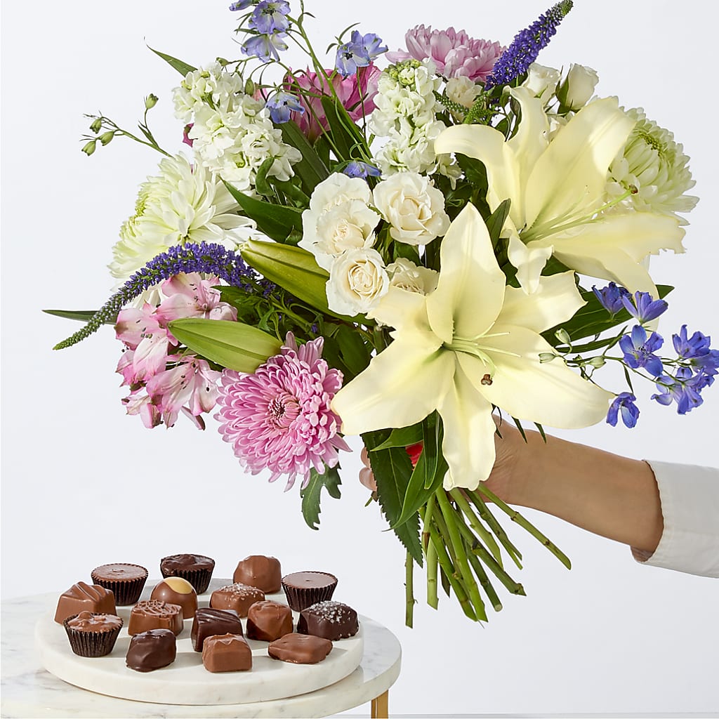 Winter Celebration Bouquet – Panda Flowers Canada Inc, Calgary AB