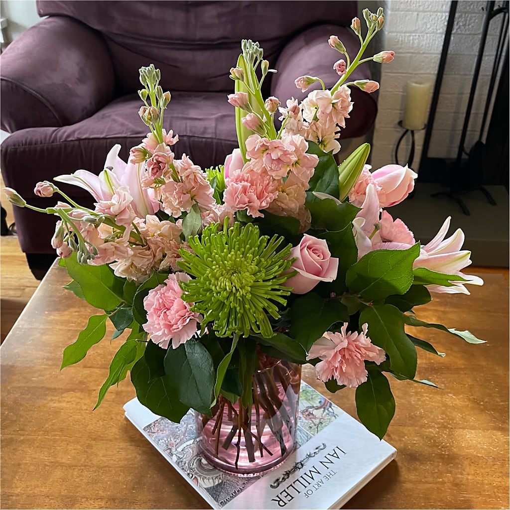 Pretty in Pink Bouquet –  Panda Flowers Canada Inc, Calgary AB