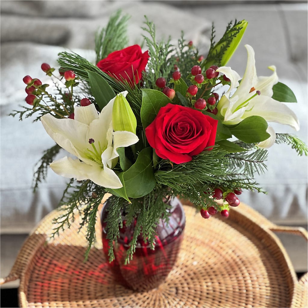 Evergreen Delight Bouquet –  Panda Flowers Canada Inc, Calgary AB